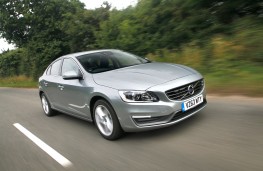 Volvo S60, front