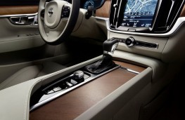 Volvo S90, 2016, console