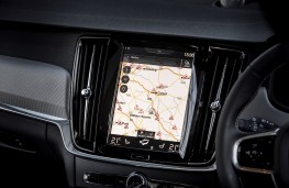 Volvo S90 R-Design, 2017, display screen