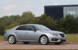 Saab 9-5, front