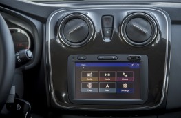 Dacia Sandero, 2017, display screen