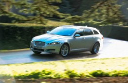 Jaguar XF Sportbrake, side