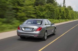 Mercedes S-Class, rear