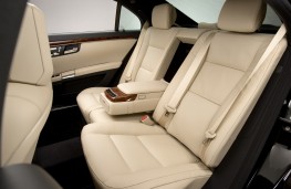 Mercedes-Benz S-Class, rear seats