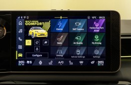 Renault 5 E-Tech, 2025, display screen