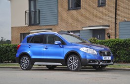 Suzuki SX4 S-Cross, side