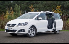 SEAT Alhambra, door open
