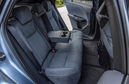 Lexus RZ 450e, 2024, rear seats