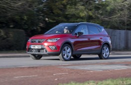 SEAT Arona, front