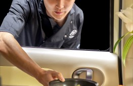 Hyundai Inster Backseat Bites, 2025, waiter serving