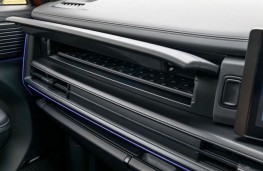 Hyundai Santa Fe Calligraphy, 2025, glove box and UV-C compartment