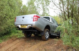 Mitsubishi L200 4Life Club Cab, rear