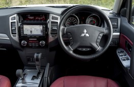 Mitsubishi Shogun LWB, controls