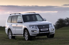 Mitsubishi Shogun, front