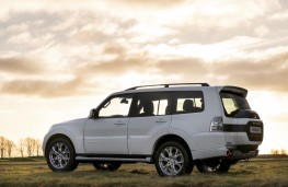 Mitsubishi Shogun, rear
