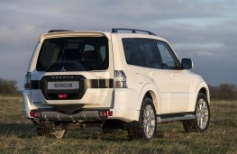 Mitsubishi Shogun, rear