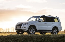 Mitsubishi Shogun, front