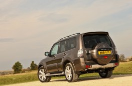 Mitsubishi Shogun, rear