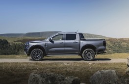 Ford Ranger Platinum, 2025, side