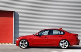 BMW 3-Series, side