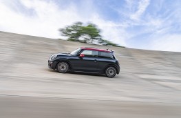 MINI John Cooper Works, 2024, side