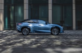 Lexus RZ 450e, 2024, side