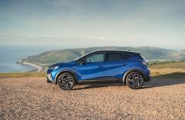 Renault Captur e-tech, 2024, side