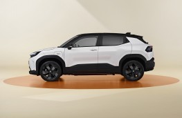 Toyota Urban Cruiser, 2025, side