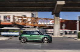 MINI Cooper C, 2024, side