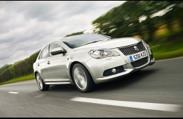 Suzuki Kizashi, front, action