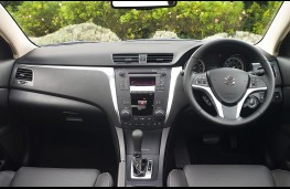 Suzuki Kizashi, interior