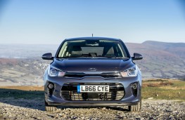 Kia Rio, front