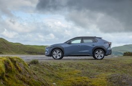 Subaru Solterra Touring, 2025, side