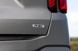 Kia Sorento 4 PHEV, 2025, badge