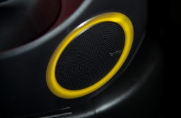 Kia Soul, speakers, yellow