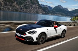 Abarth 124 Spider, 2016, side action