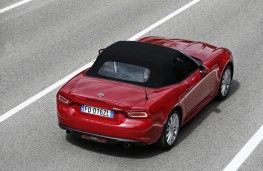 Fiat 124 Spider, 2016, rear, hood up