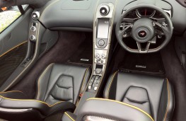 McLaren 650S Spider, interior