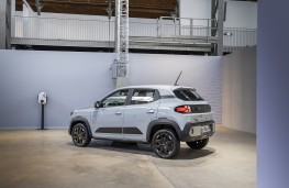 Dacia Spring, 2025, rear
