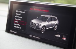 Audi SQ7, drive mode display