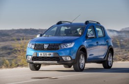 Dacia Sandero Stepway, 2017, front