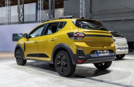 Dacia Sandero Stepway, 2025, rear