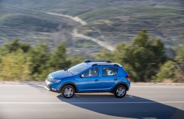 Dacia Sandero Stepway, 2017, side