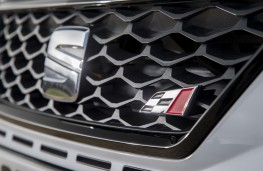 SEAT Leon ST Cupra 300, 2017, grille