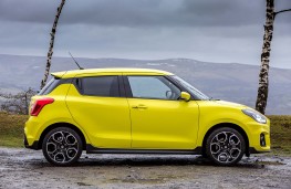 Suzuki Swift Sport, side