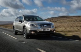 Subaru Outback, front action 2