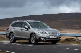 Subaru Outback 2015 front action