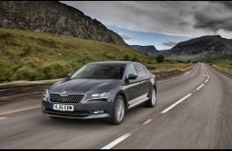 Skoda Superb, front