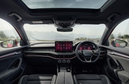 Skoda Superb SportLine, 2025, interior