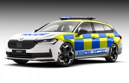 Skoda Superb Estate in police livery, 2025